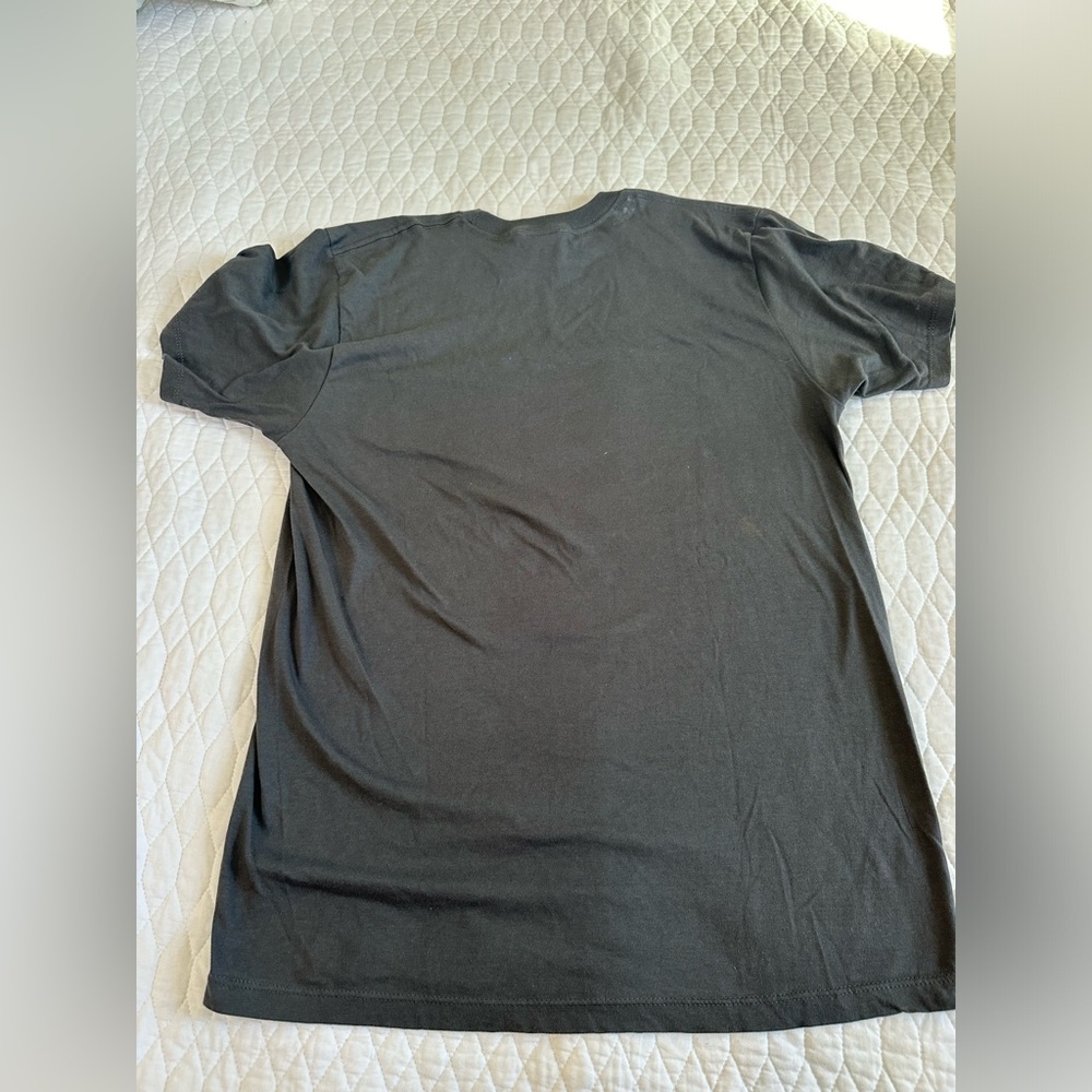 NWT The Beatles 'Walking in London' Distressed Band Logo Official T-Shirt - Picture 3 of 4